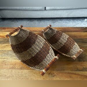 Handwoven Brown Seagrass decorative Baskets with Wooden Handles - Set of 2